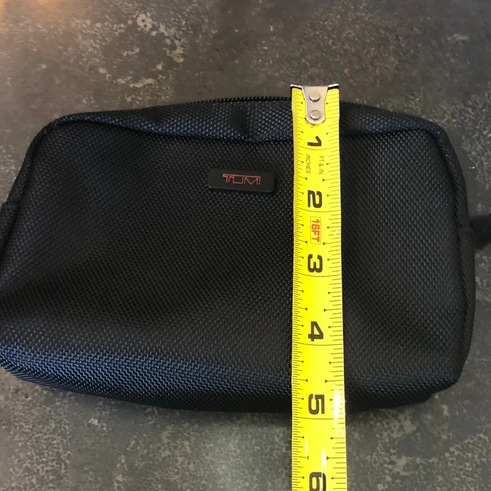 Tumi Black Textured Men's Toiletry Kit with Red Logo